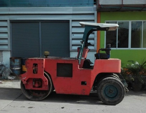 ให้เช่าเครื่องจักรกลหนัก